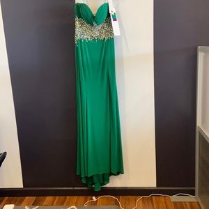 Emerald Tony Bowls Formal Dress